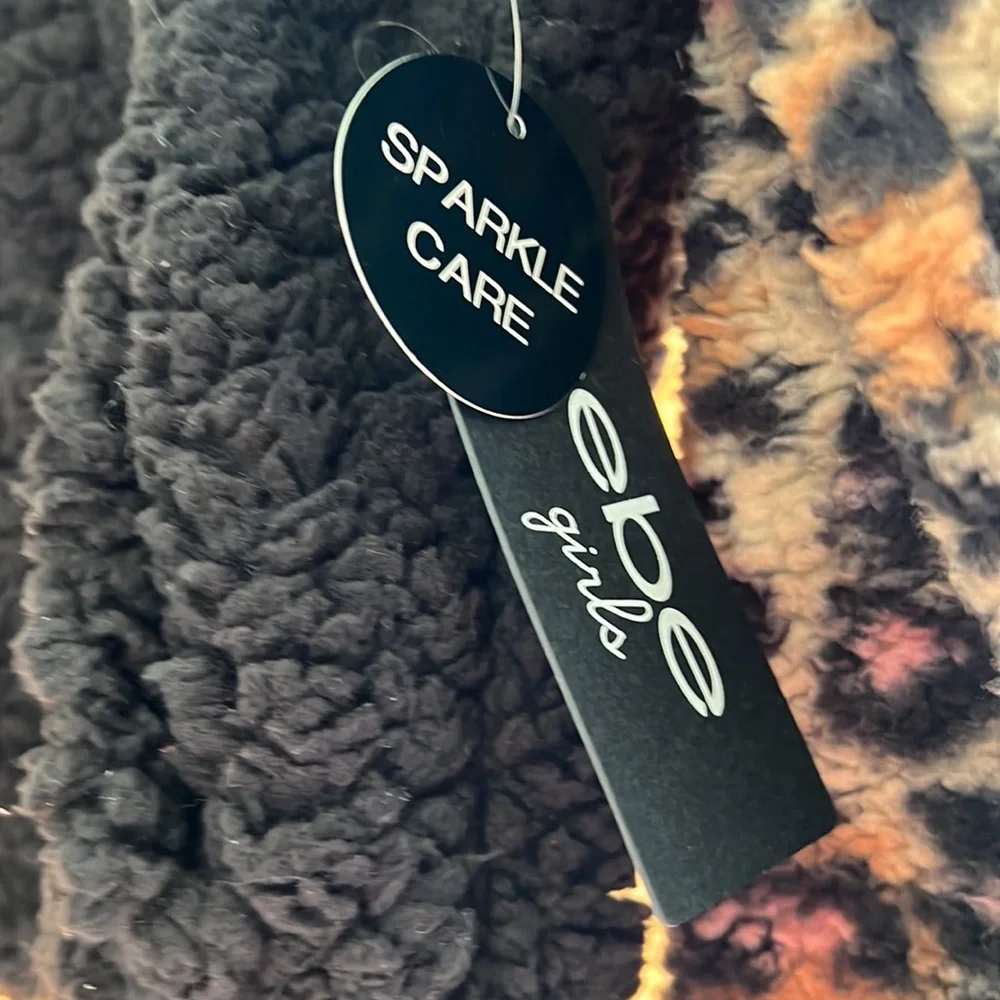 Bebe leopard fuzzy hoodie - Picture 4 of 6